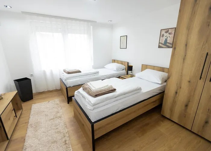 Bakina Kuca * ピロト