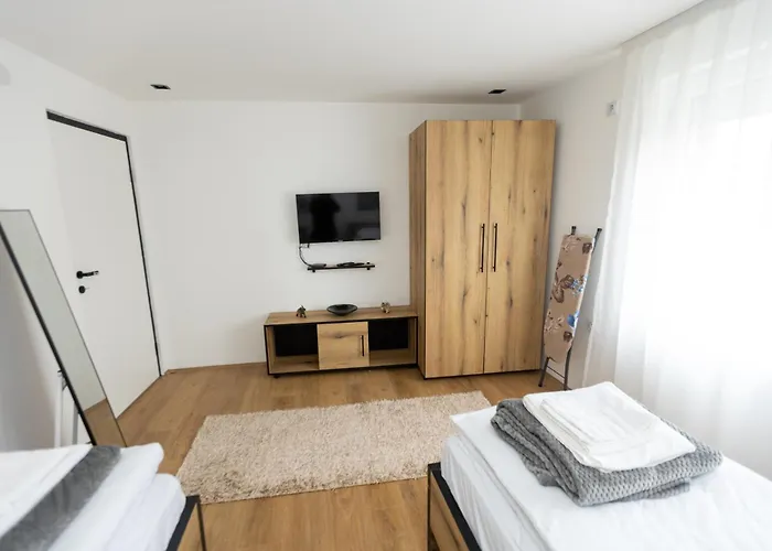 Bakina Kuca ピロト